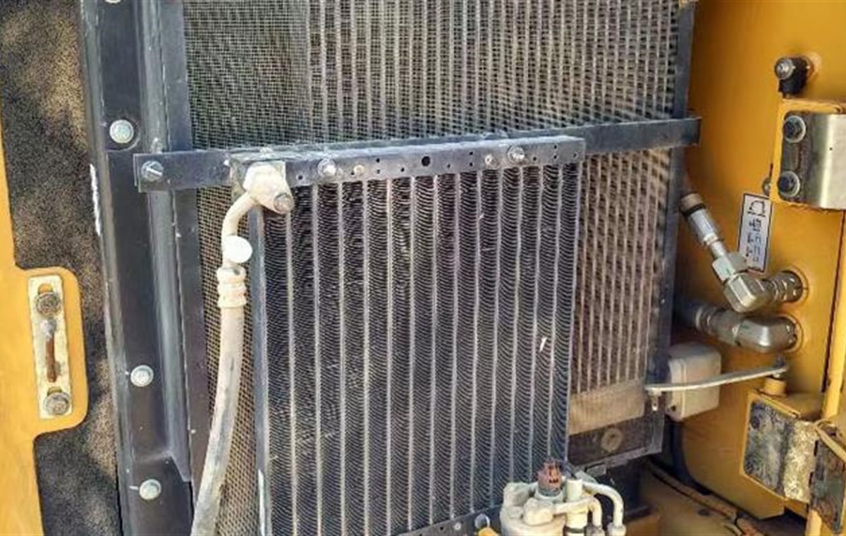 Used CAT306c Excavator detail photo