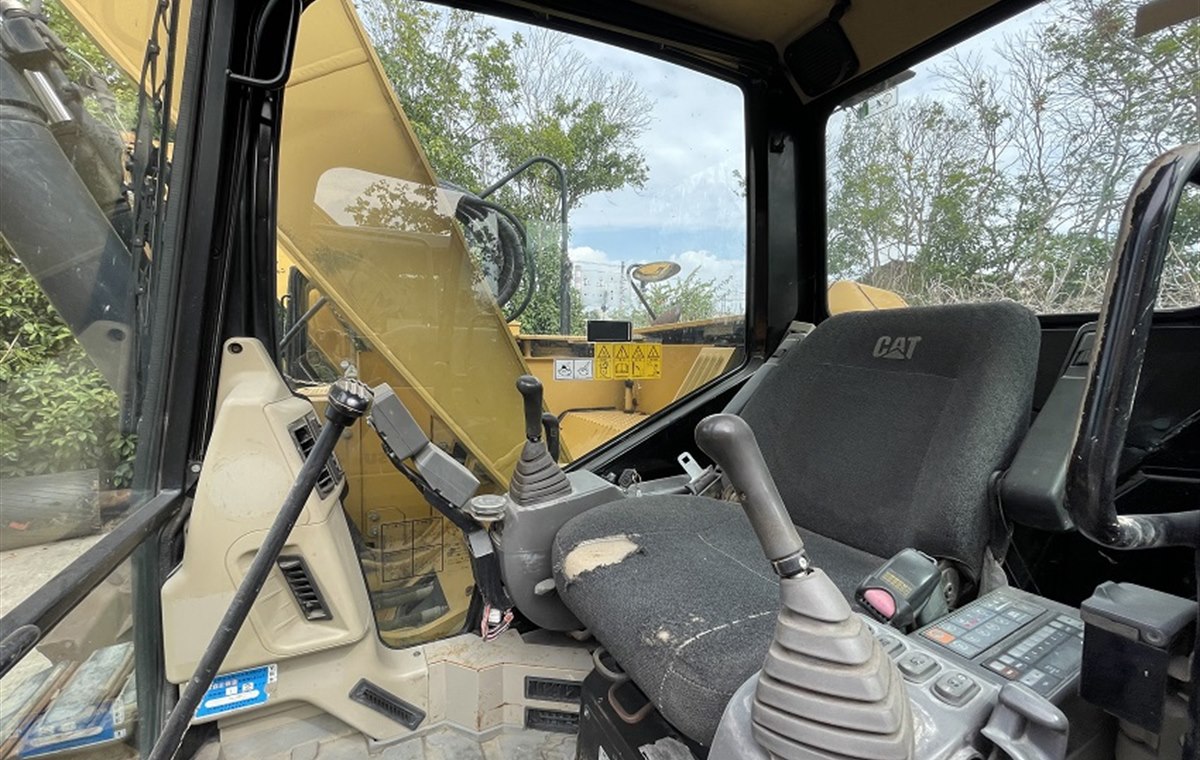 Used CAT313C Excavator detail photo