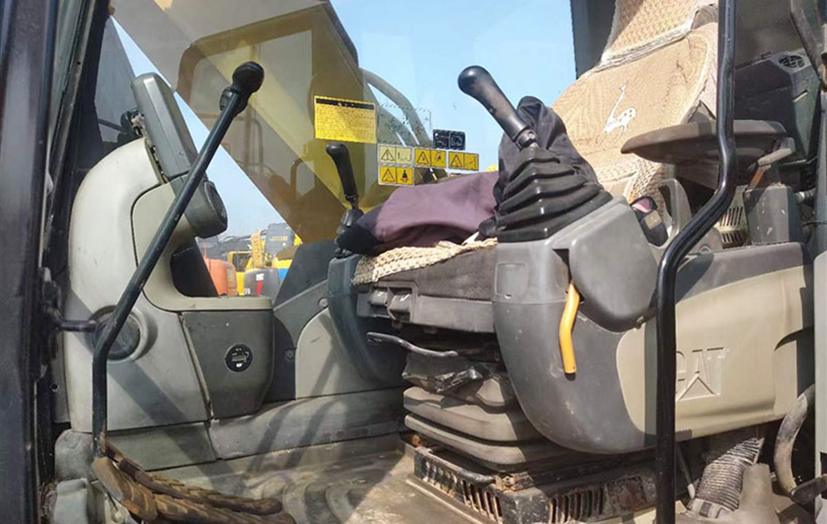 Used CAT315D Excavator detail photo