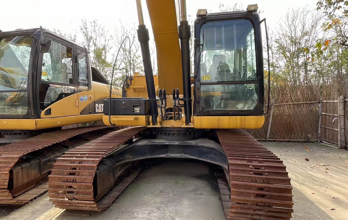Used CAT323D Excavator detail photo