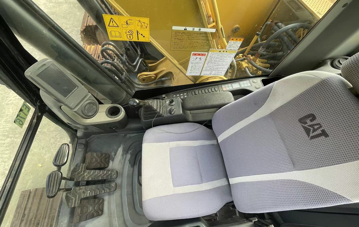 Used CAT323D Excavator detail photo