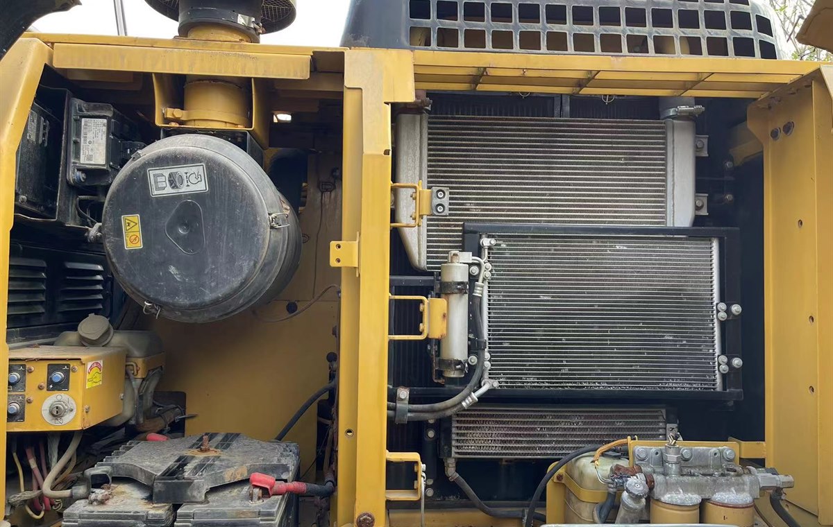 Used CAT323D Excavator detail photo