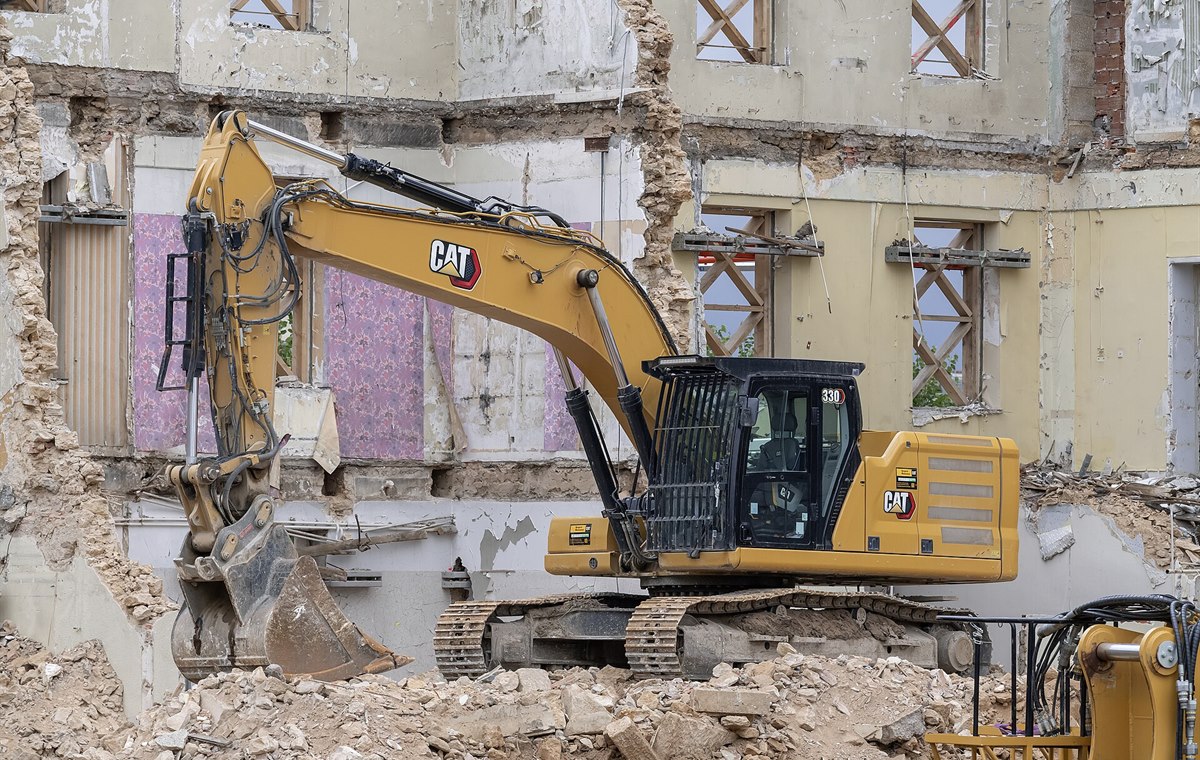 Used CAT330 Excavator detail photo