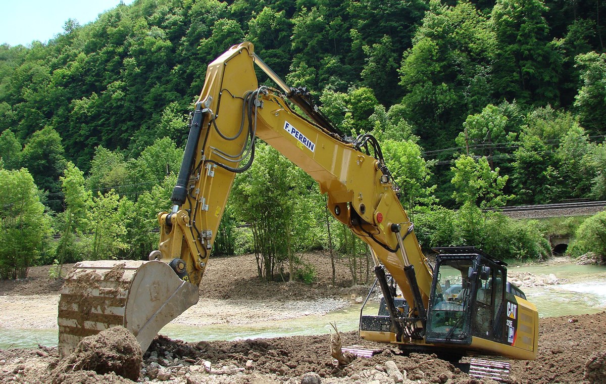 Used Caterpillar Excavators 329D detail photo