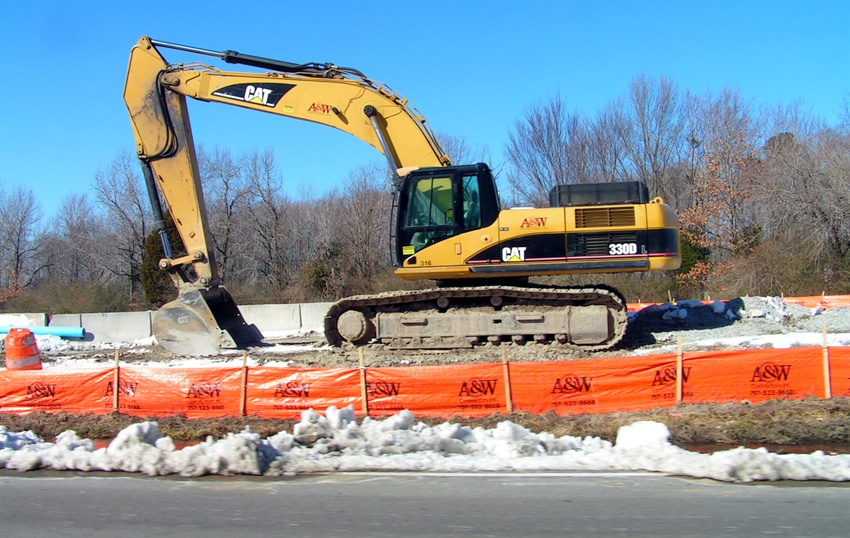 Used Caterpillar Excavator CAT 330D2 detail photo