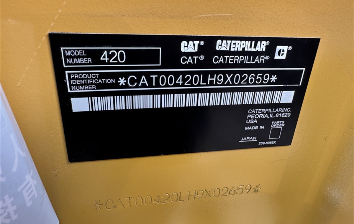 Used Caterpillar Excavator CAT 420 detail photo