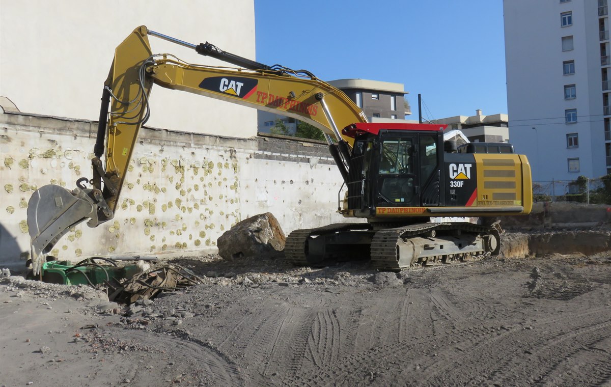 Used Caterpillar Excavator CAT330 detail photo
