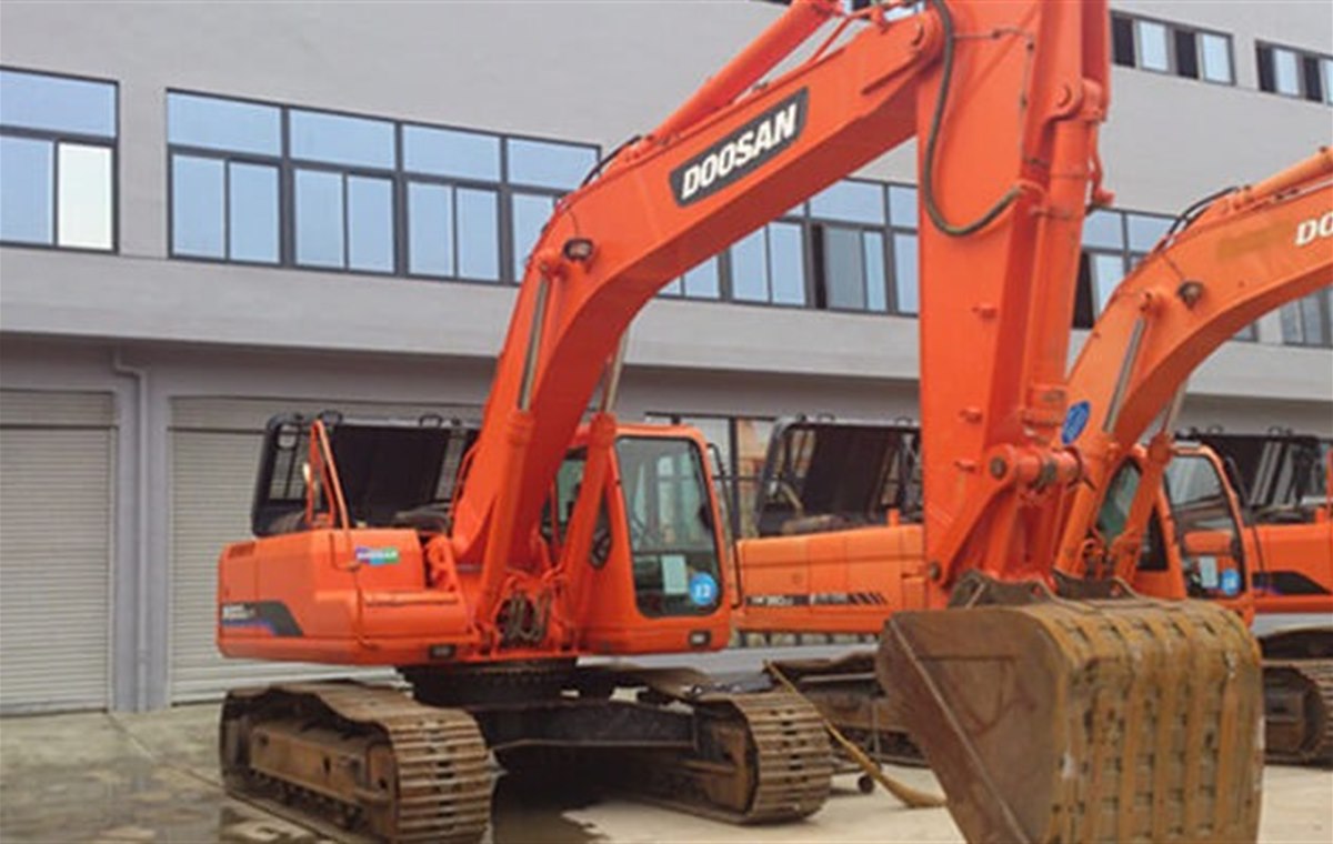Used Doosan DH300LC-7 Excavator