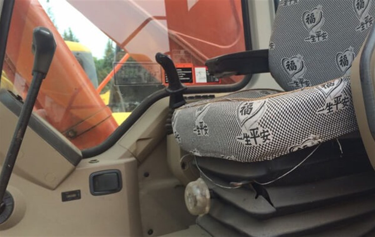 Used Doosan DH370LC-9 Excavator detail photo