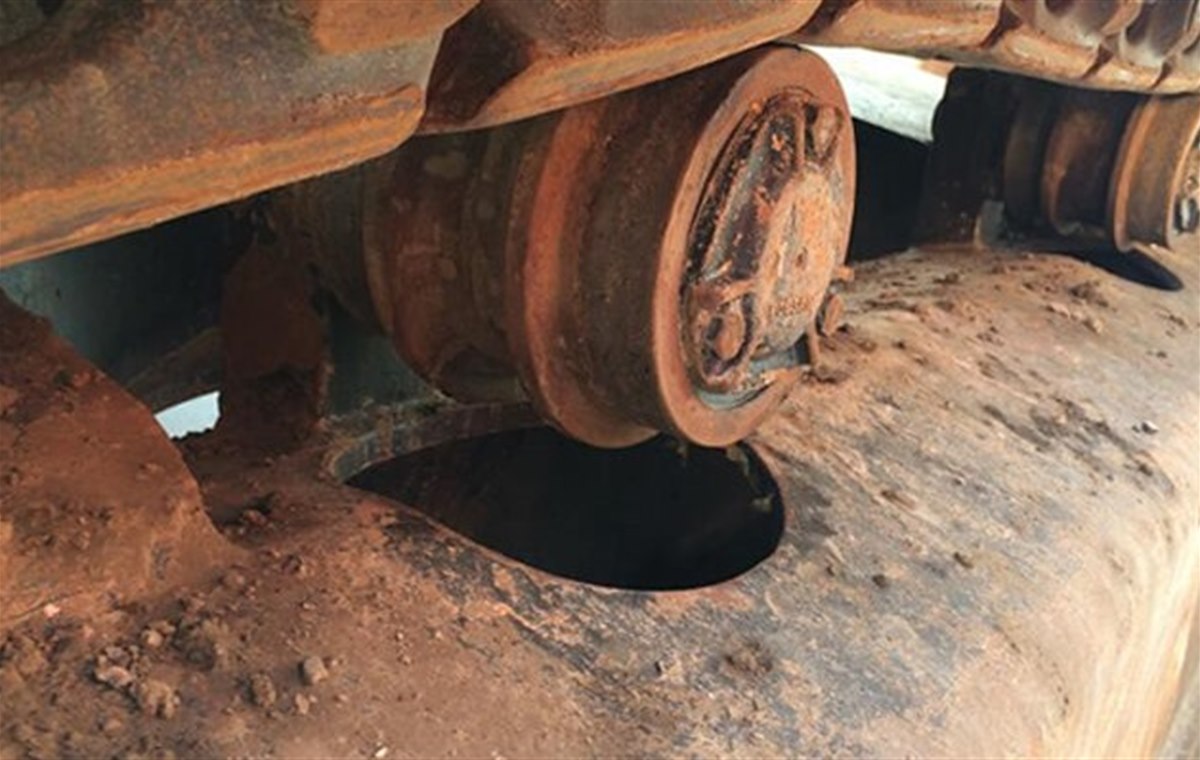 Used Doosan DH420LC-7 Excavator detail photo