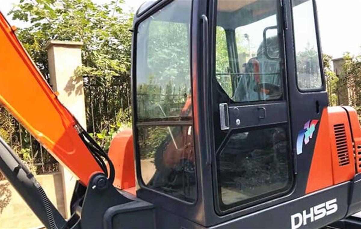 Used Doosan DH55 Excavator detail photo