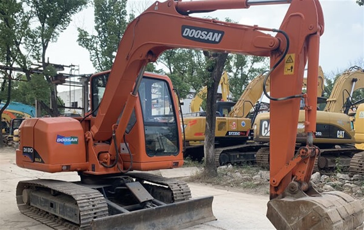 Used Doosan DH80 Excavator detail photo
