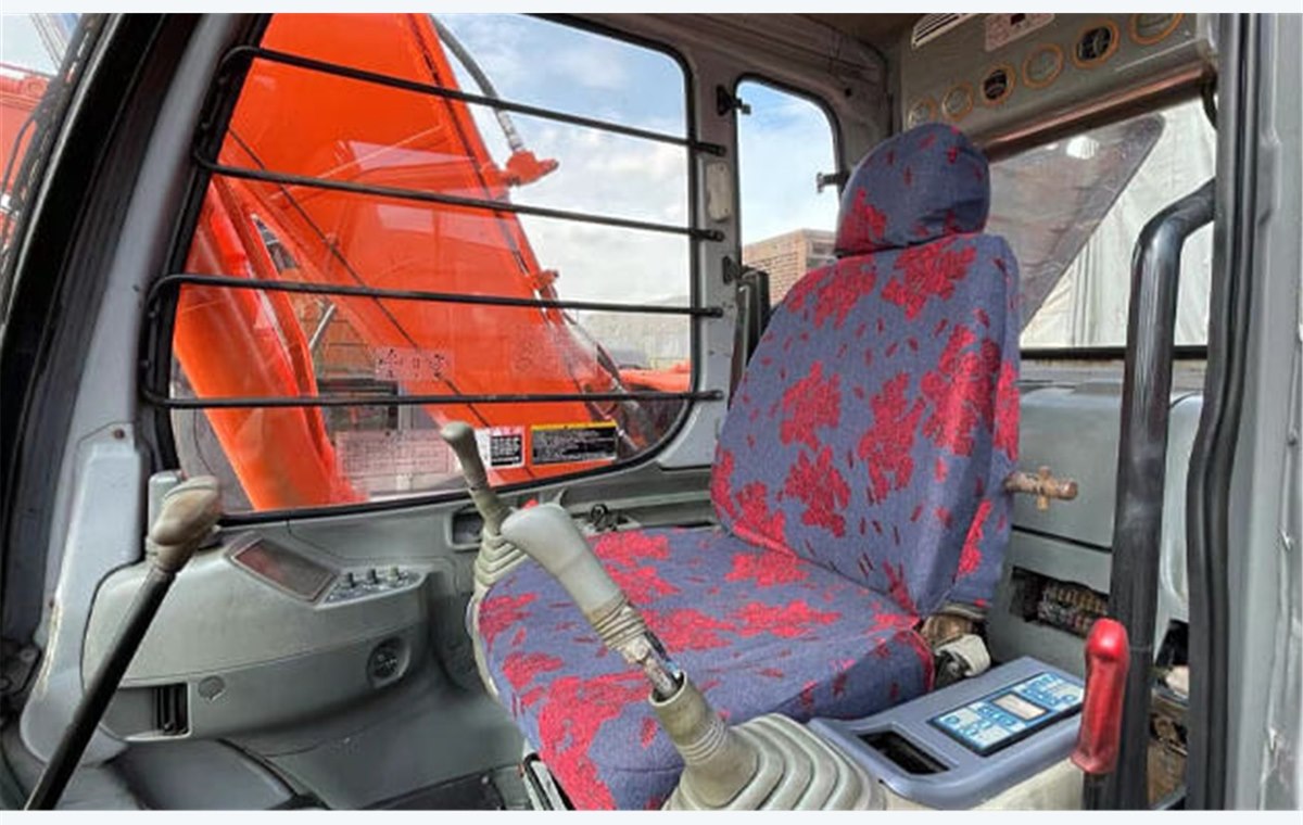 Used Hitachi EX120-5 Excavator detail photo