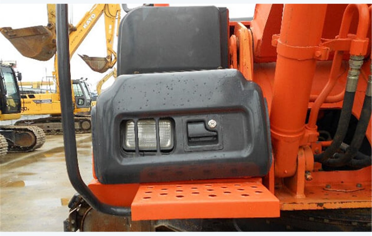 Used Hitachi ZX160LC Excavators detail photo