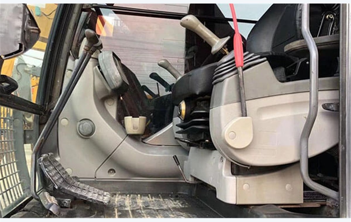 Used Hitachi ZX210 Excavators detail photo