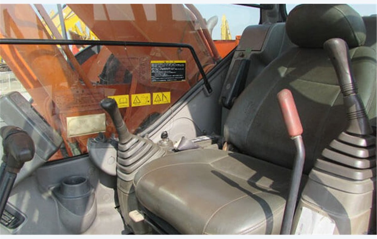 Used Hitachi ZX225 Excavators detail photo