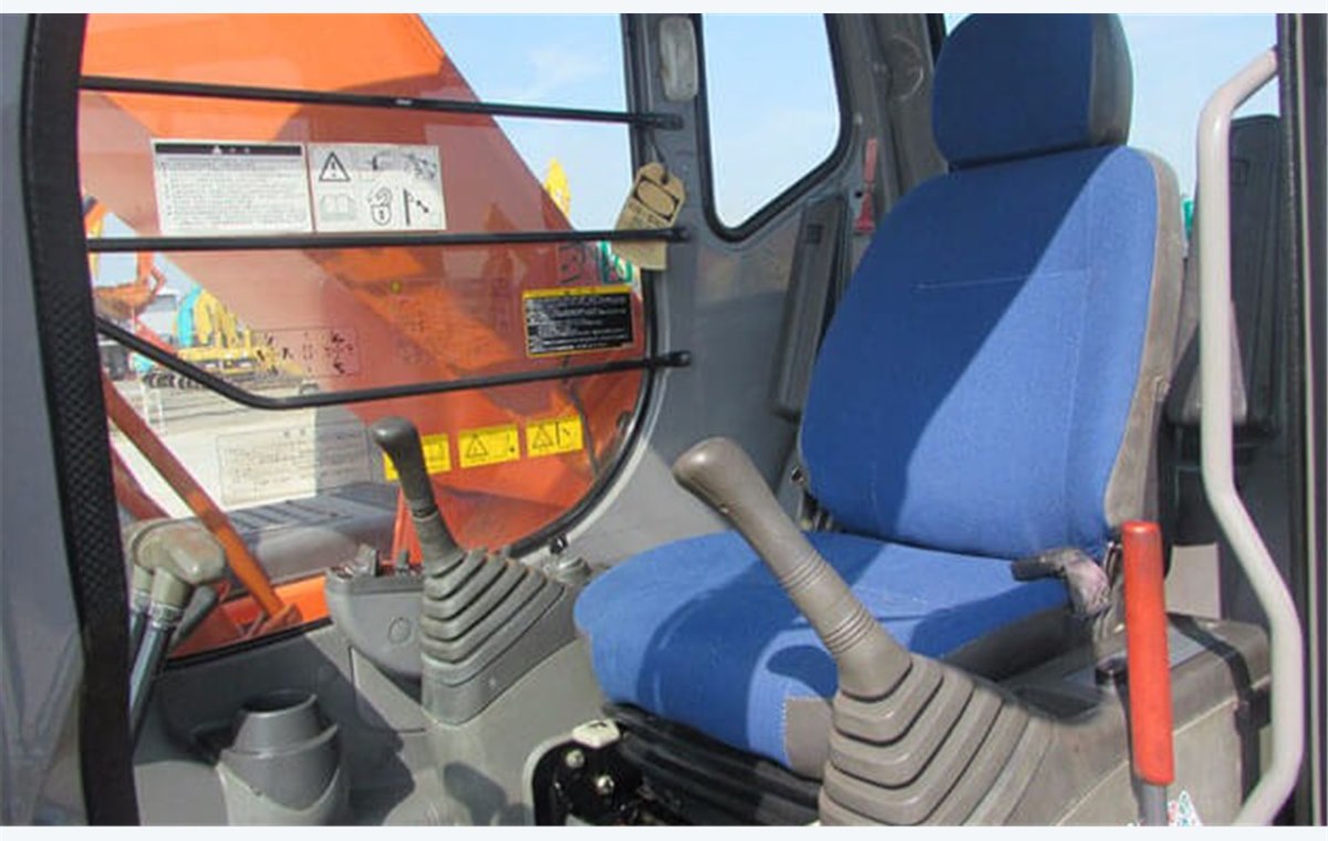 Used Hitachi ZX230LC Excavators detail photo