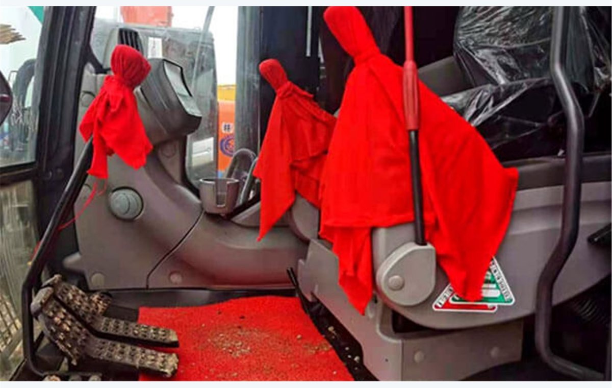 Used Hitachi ZX240-3 Excavators detail photo