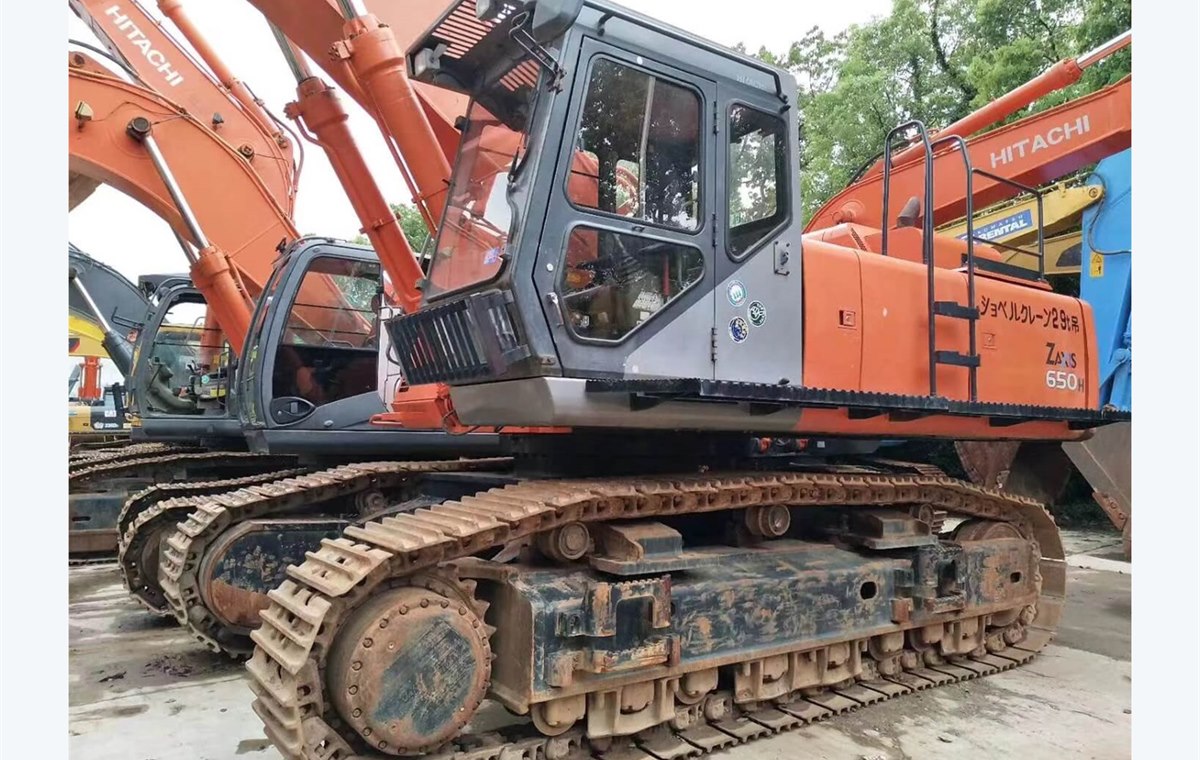 Used Hitachi ZX650 Excavator detail photo