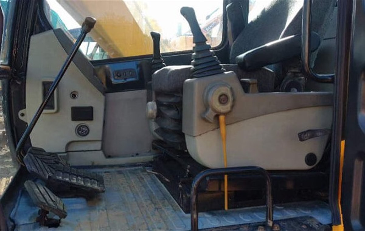 Used Hyundai 110LVS Excavator detail photo