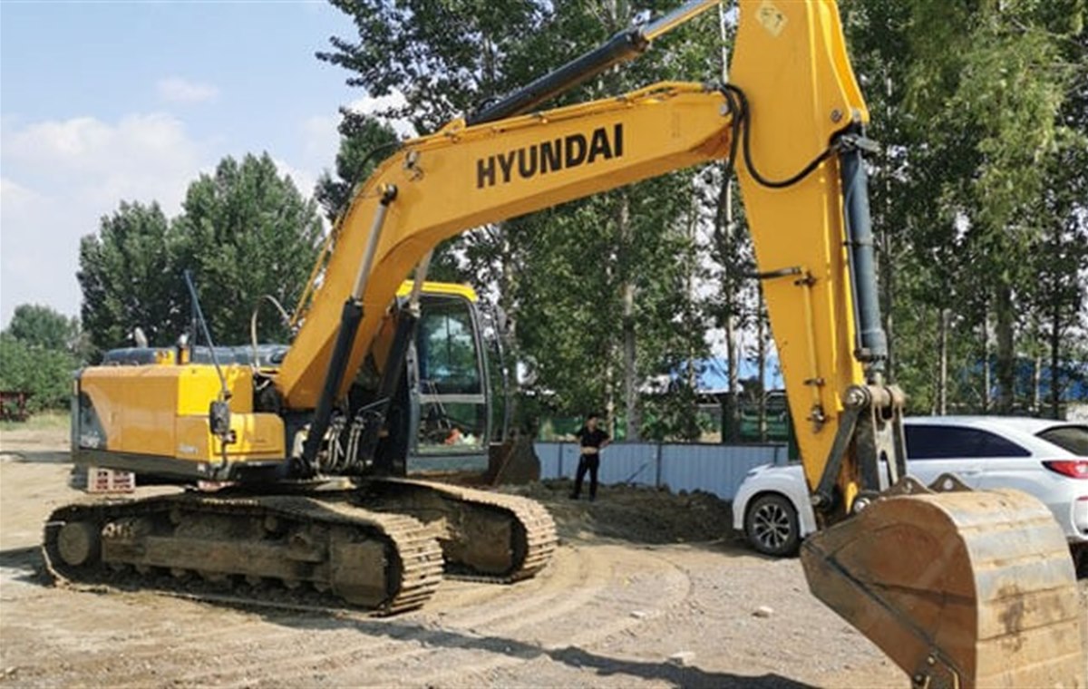 Used Hyundai 215-9 Excavator