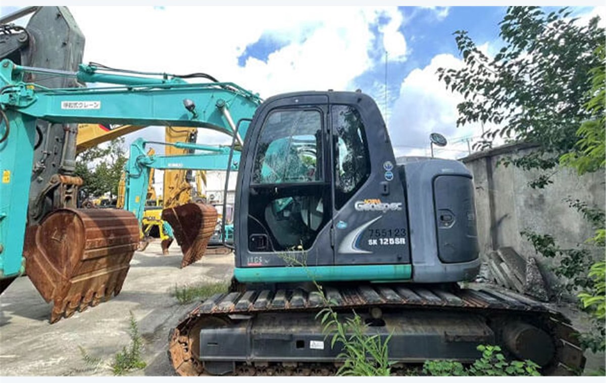 Used Kobelco SK125SR Excavator detail photo