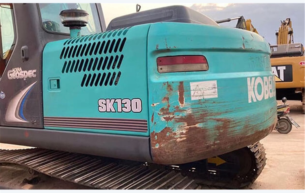 Used Kobelco SK130 Excavator detail photo