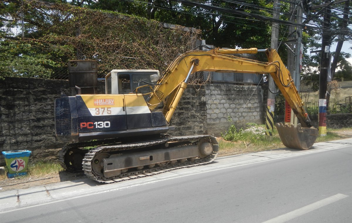 Used Komatsu PC130 Excavator