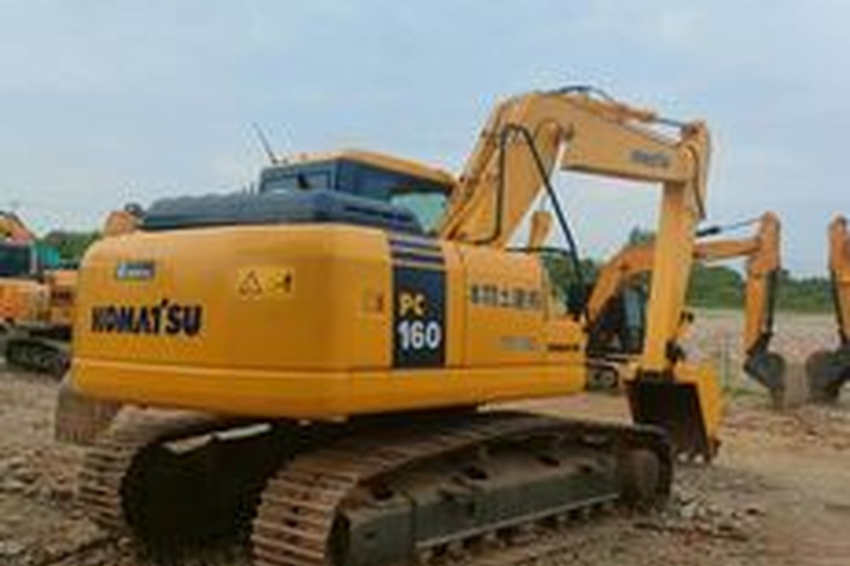 Used Komatsu PC160-7 Excavator detail photo