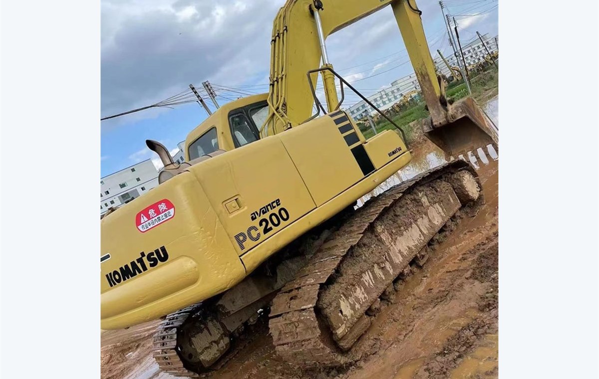 Used Komatsu PC200-6 Excavator