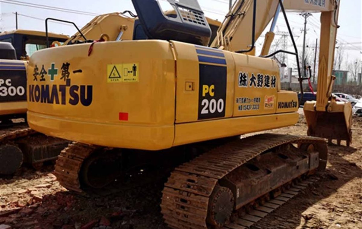 Used Komatsu PC200-7 Excavator detail photo