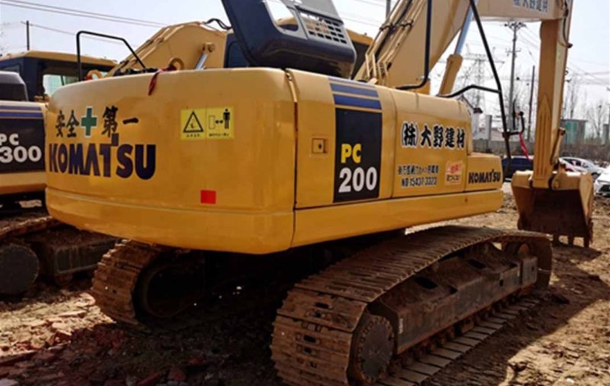 Used Komatsu PC200-7 Excavator detail photo
