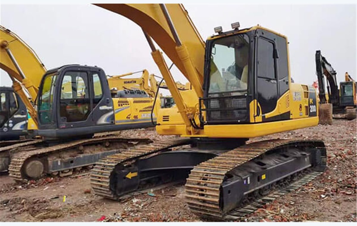 Used Komatsu PC200-8 detail photo