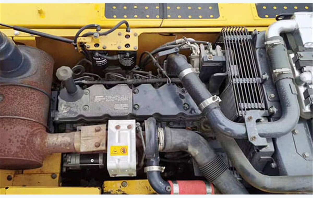 Used Komatsu PC200-8 detail photo