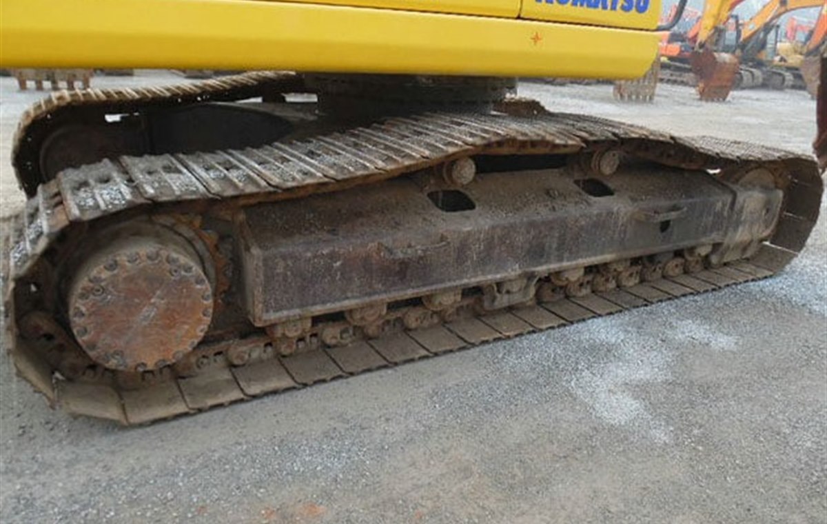 Used Komatsu PC220-7 Excavator detail photo
