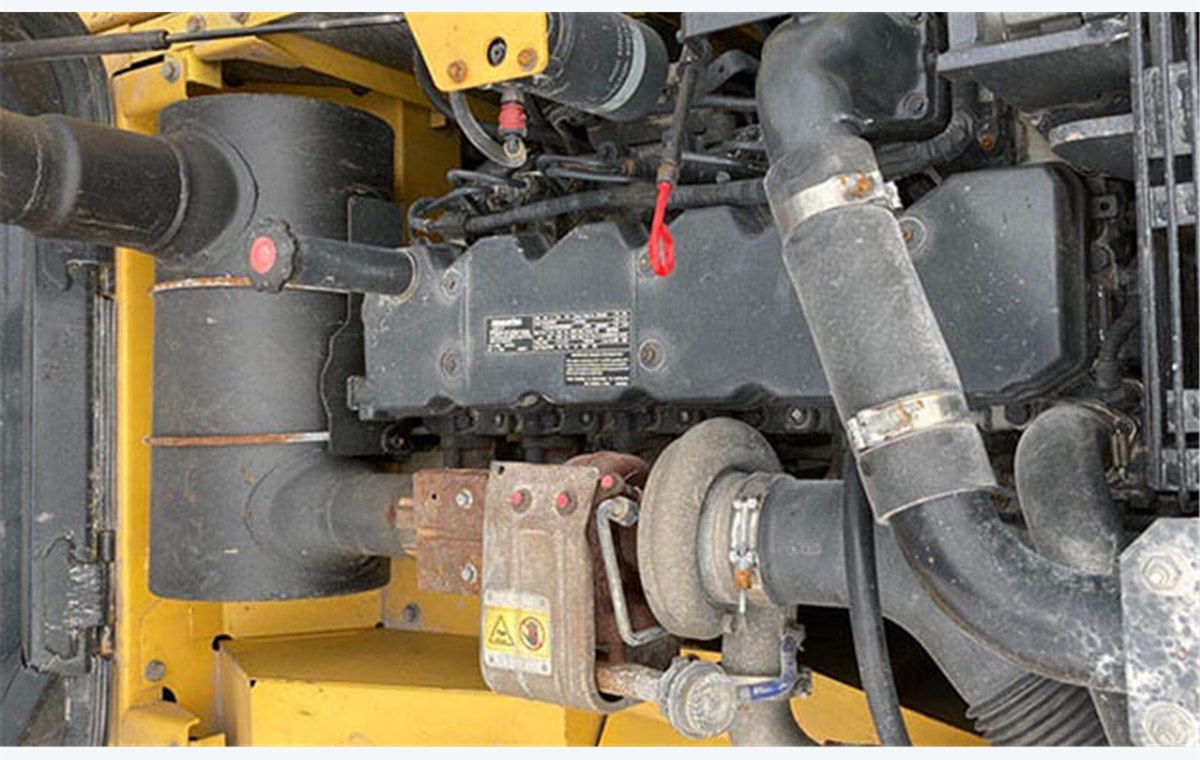 Used Komatsu PC220-8k Excavator detail photo