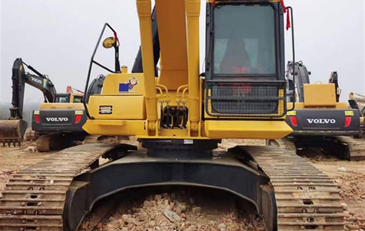 Used Komatsu PC240-8 Excavator detail photo