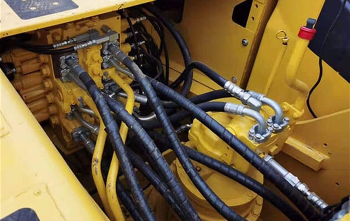 Used Komatsu PC240-8 Excavator detail photo