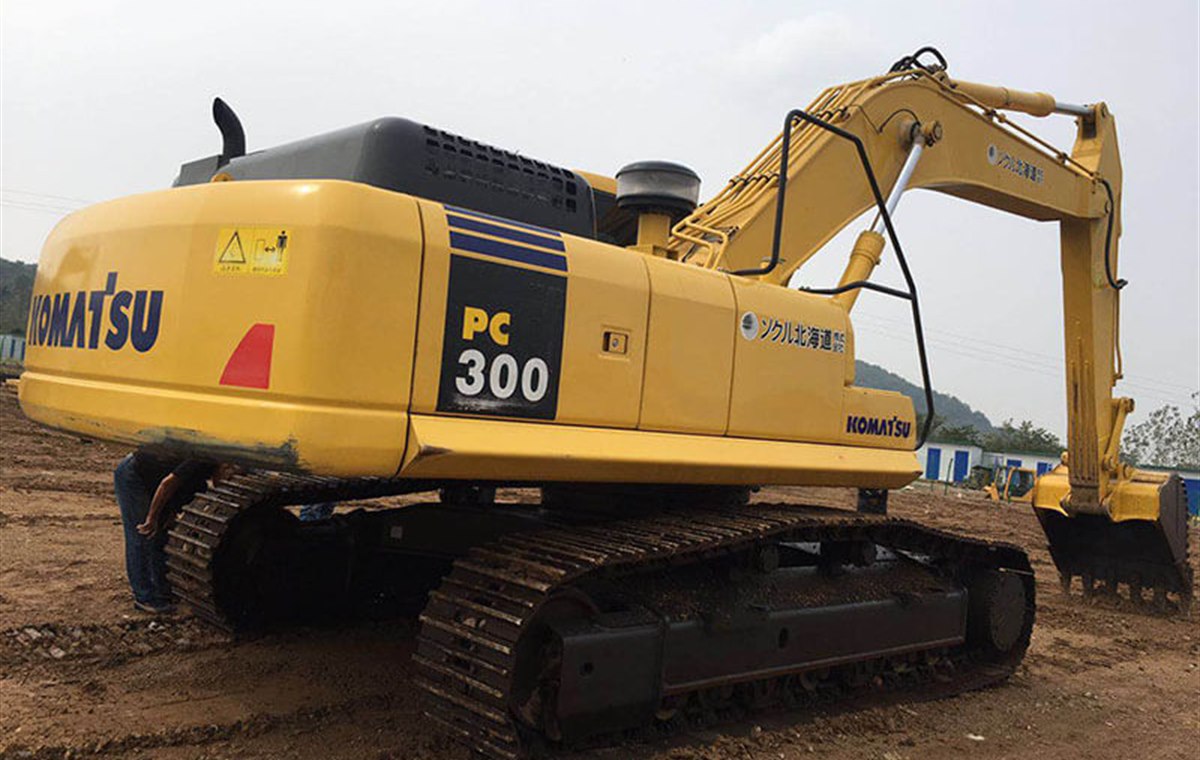 Used Komatsu PC300-7 Excavator detail photo