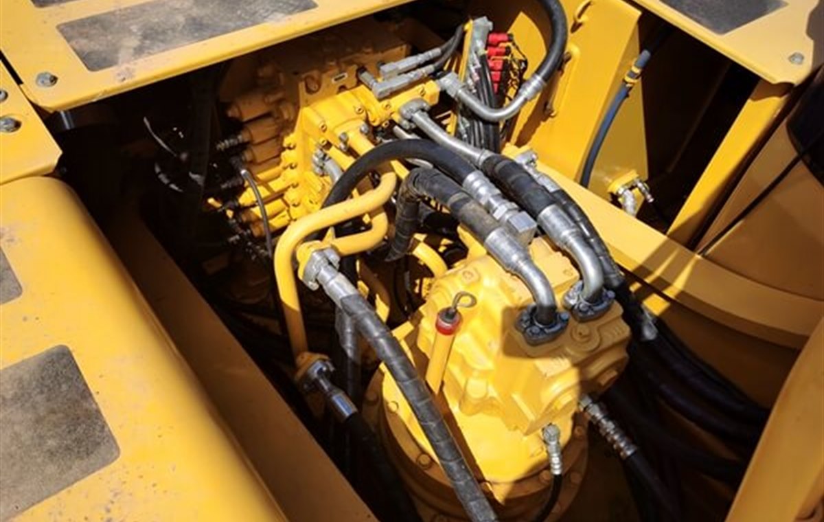Used Komatsu PC350-7 Excavator detail photo