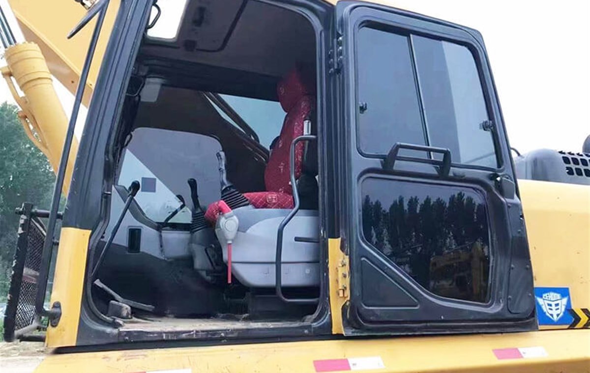 Used Komatsu PC360 Excavator detail photo
