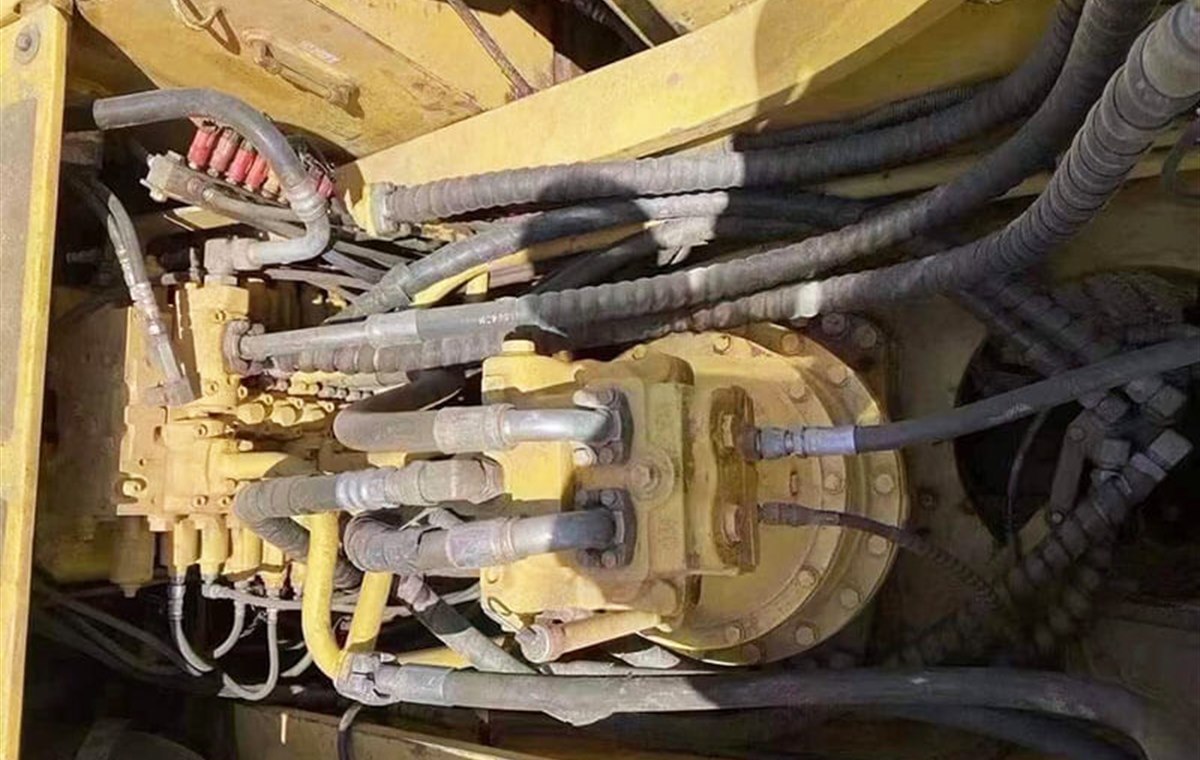 Used Komatsu PC360 Excavator detail photo