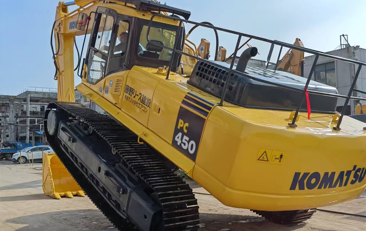 Used Komatsu PC450-7 Excavator detail photo