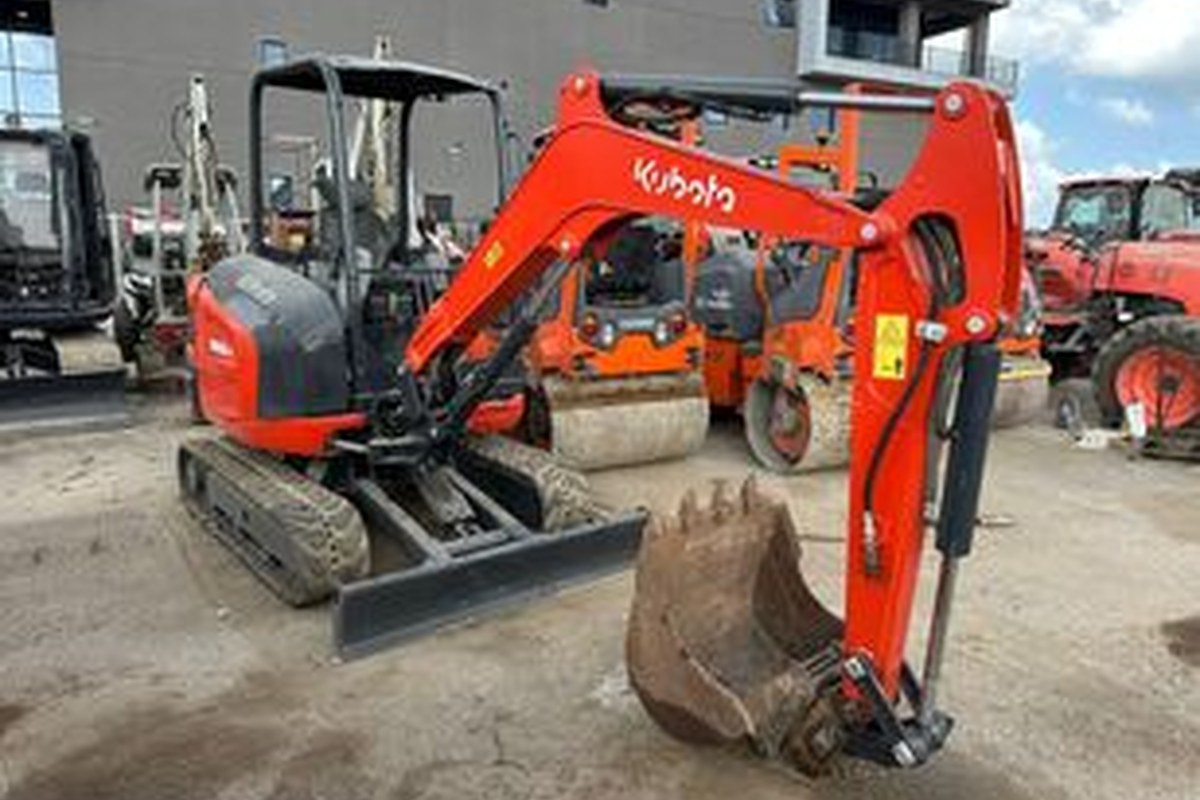 Used Kubota KX 30 Excavator detail photo