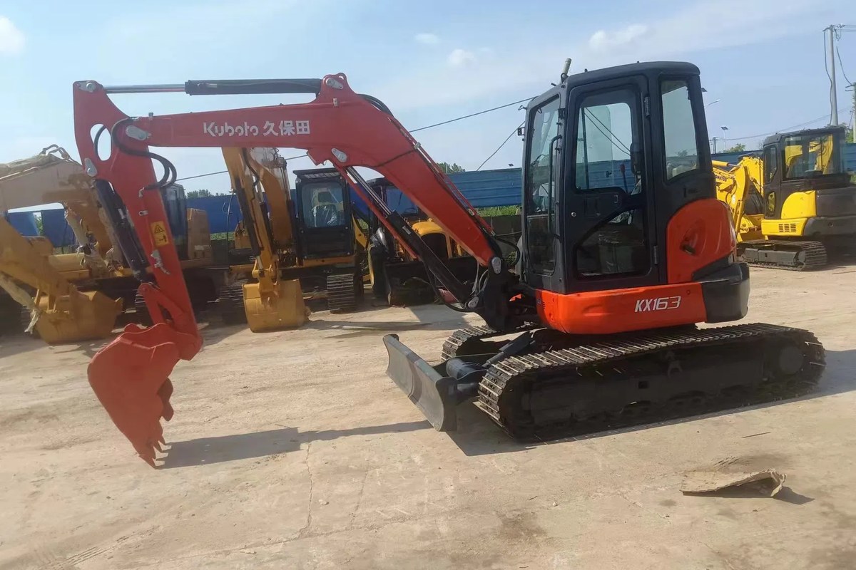 Used Kubota KX163 Excavator detail photo