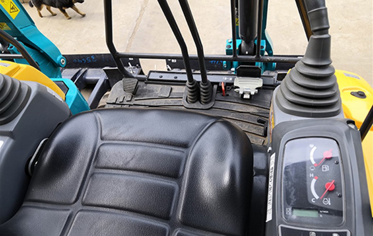 Used Kubota KX17 Excavator detail photo