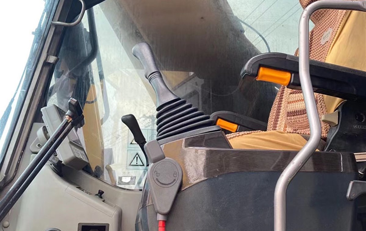 Used Sany SY365H-9 Excavator detail photo