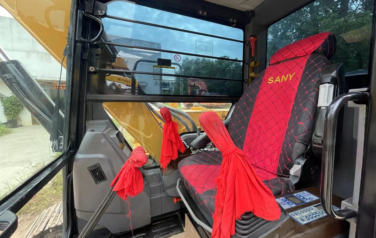 Used Sany SY95C Excavator detail photo
