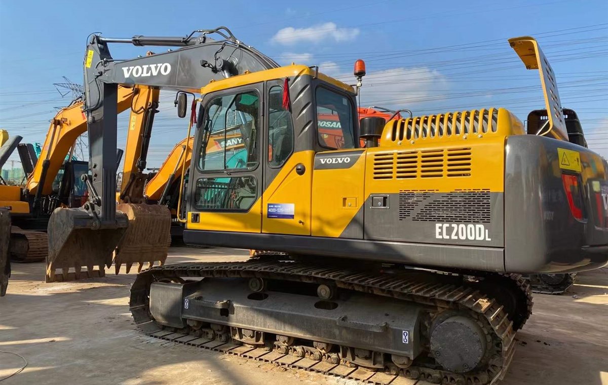 Used Volvo EC200D Excavator