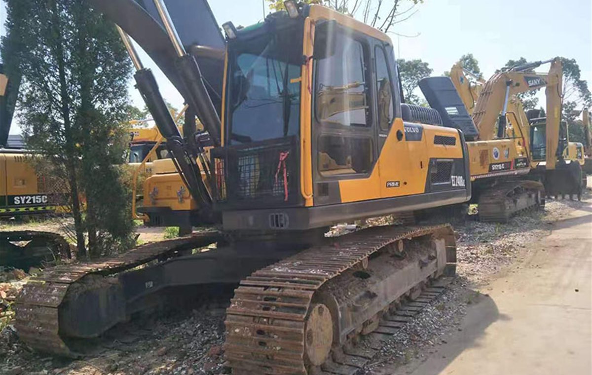 Used Volvo EC240D Excavator